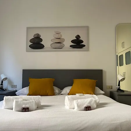 Bwr - Beautiful Near The Center Of Milan, Polibio